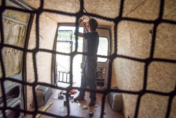 Foto - Minibüsü karavana çevirdiler!