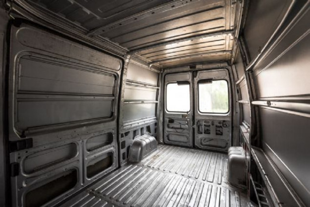 Minibüsü karavana çevirdiler!