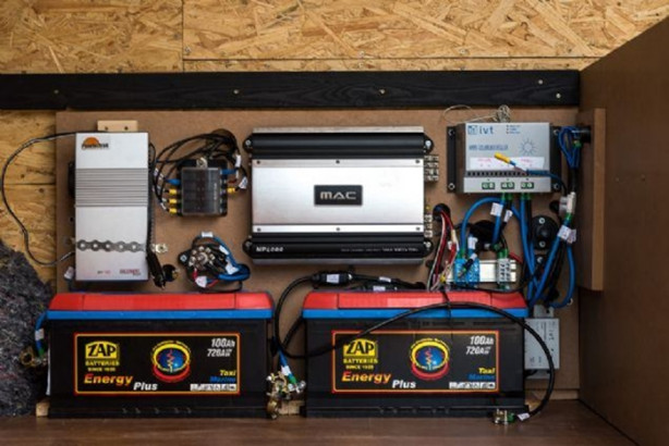 Foto - Minibüsü karavana çevirdiler!