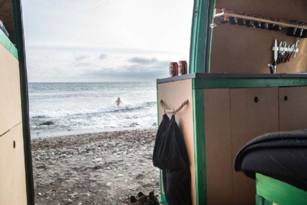 Foto - Minibüsü karavana çevirdiler!