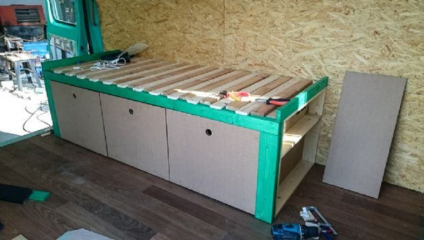 Foto - Minibüsü karavana çevirdiler!