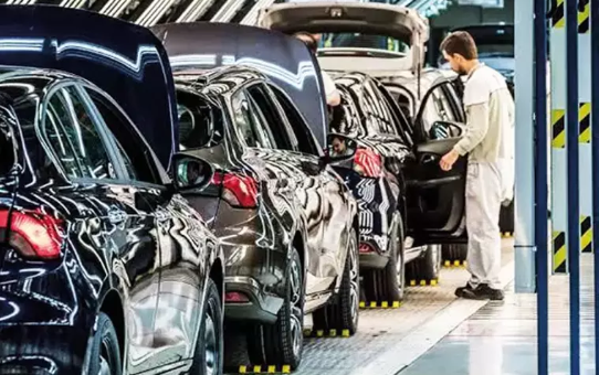 Foto - Otomotiv devinde işçiler ayaklandı: Tarkan'a konser verdireceğinize maaşımıza zam yapın