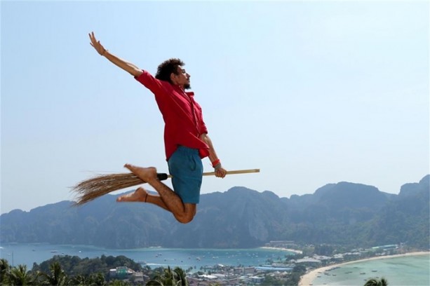 Foto - Otostopla dünyayı gezdi!