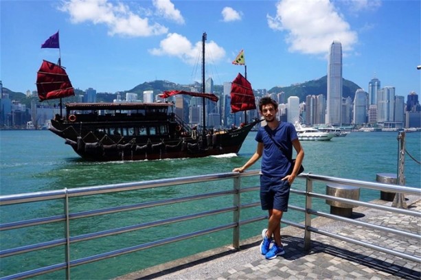 Otostopla dünyayı gezdi!