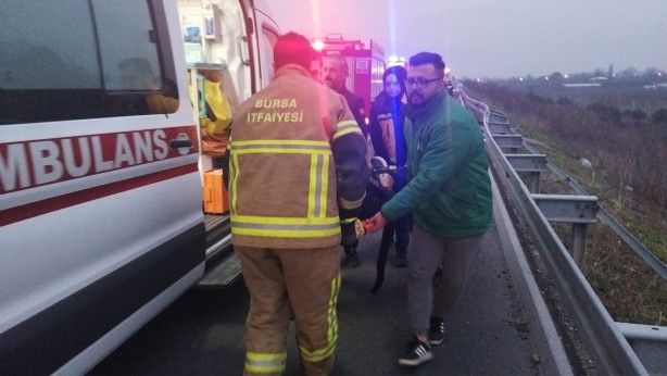 Foto - Otoyolda can pazarı! Arızalanan aracını emniyet şeridine çekince...