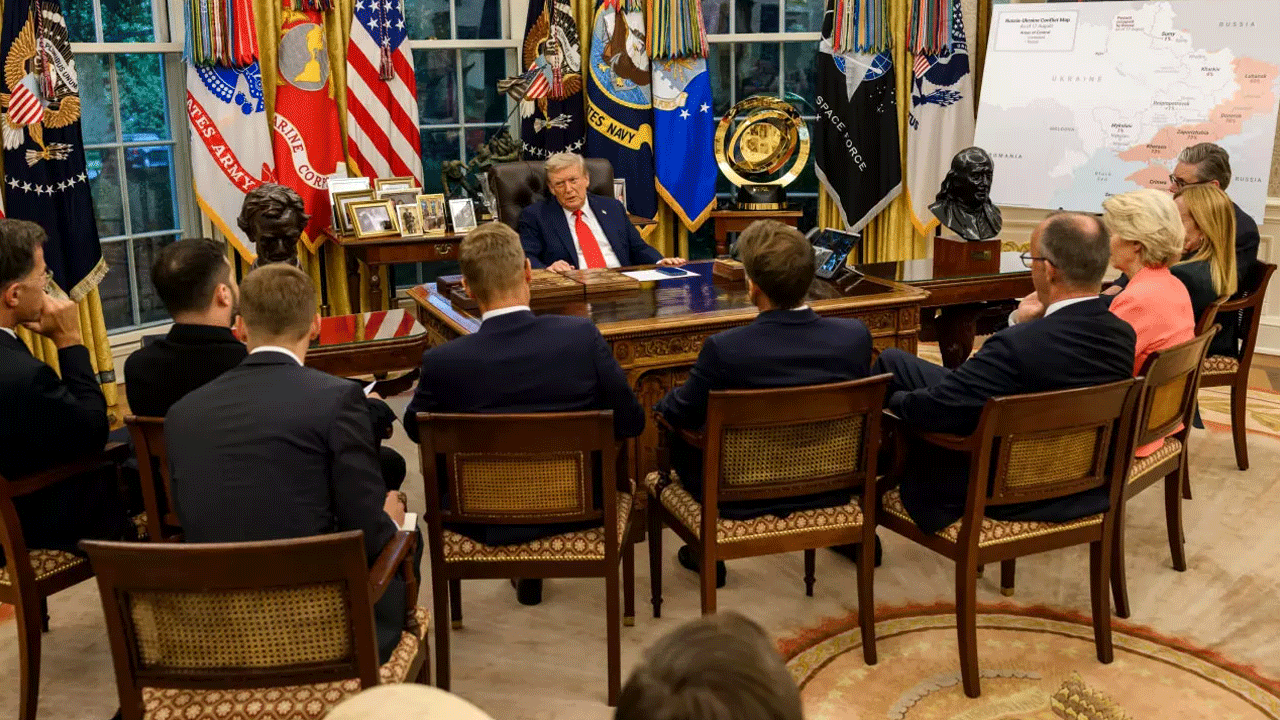 Oval Ofis'ten dünyayı sallayan fotoğraflar! Trump, Avrupalı liderleri böyle aşağıladı