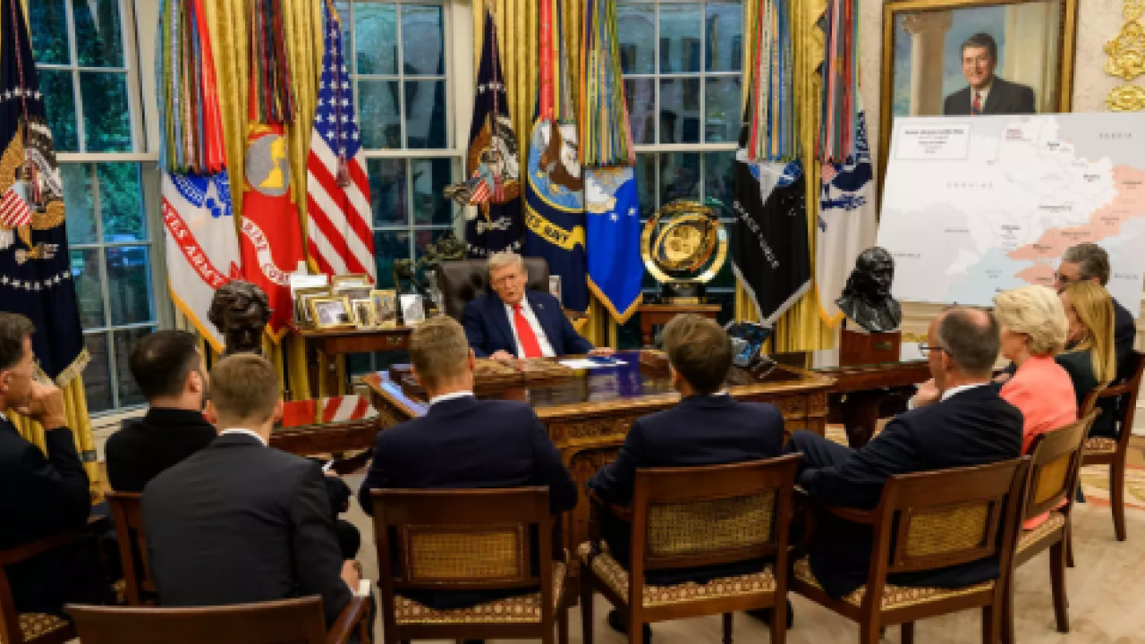 Foto - Oval Ofis'ten dünyayı sallayan fotoğraflar! Trump, Avrupalı liderleri böyle aşağıladı