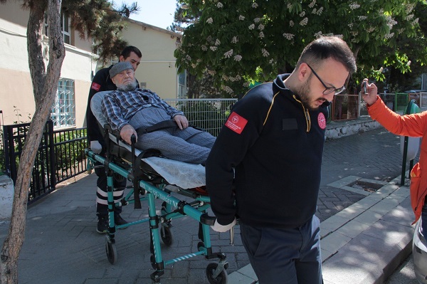 Foto - Oy kullanmaya ambulansla böyle gitti