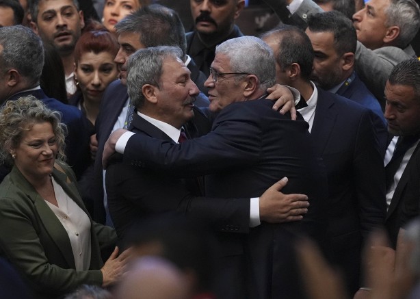 Foto - Oy oranını duyunca gülmekten yıkılacaksınız! Bu ne gaz Müsavat Dervişoğlu!