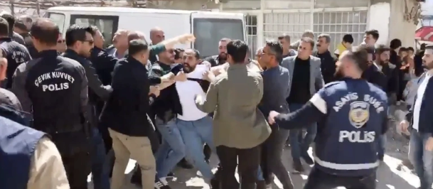 Foto - Oy sayımı başlarken Mehmet Metiner'den olay çıkış: Olacak şey mi bu? Çok tehlikeli, devlet gereğini yapmalı