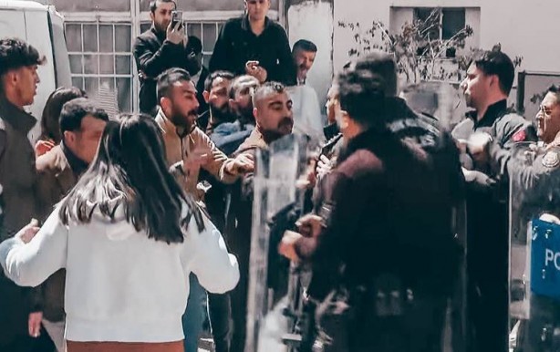 Foto - Oy sayımı başlarken Mehmet Metiner'den olay çıkış: Olacak şey mi bu? Çok tehlikeli, devlet gereğini yapmalı