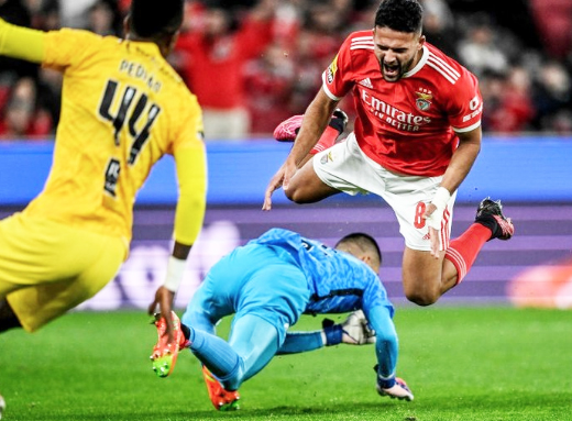 Foto - Öyle bir file bekçisi alıyor ki... Beklenmedik kaleci! 