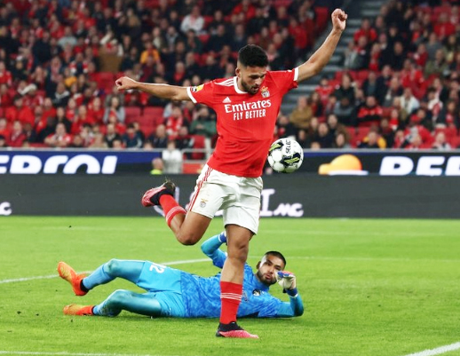 Foto - Öyle bir file bekçisi alıyor ki... Beklenmedik kaleci! 