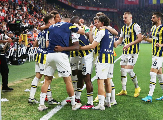 Öyle bir file bekçisi alıyor ki... Beklenmedik kaleci! 