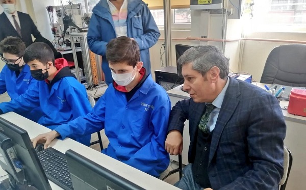 Foto - Öyle bir gelir elde ettiler ki | Meslek liseleri para basıyor