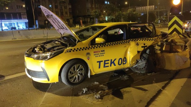 Foto - Öyle bir kaza yaptı ki! Olay yerinden anında kaçtı