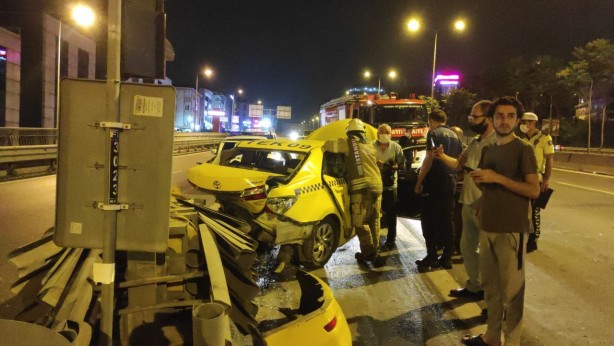 Foto - Öyle bir kaza yaptı ki! Olay yerinden anında kaçtı
