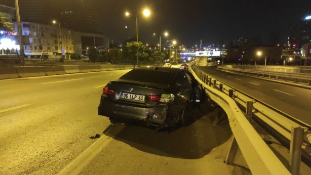Foto - Öyle bir kaza yaptı ki! Olay yerinden anında kaçtı