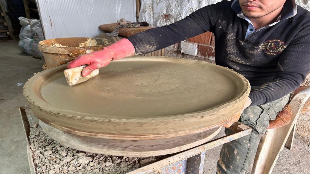 Öyle bir şey yaptı ki, bütün dünya peşine düştü! Şimdi Amerika da Arabistan da onun için yalvarıyor! Helal olsun sana Ömer Bey