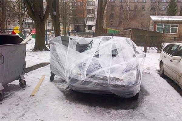 Foto - Öyle yanlış yerlere park ettiler ki!