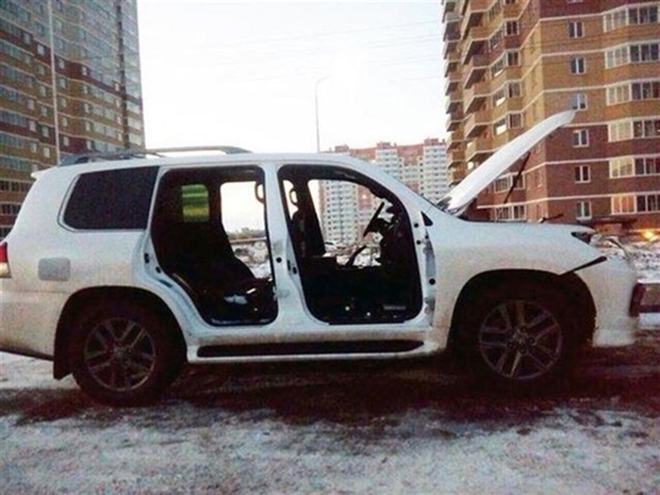 Foto - Öyle yanlış yerlere park ettiler ki!