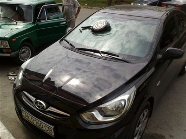 Foto - Öyle yanlış yerlere park ettiler ki!