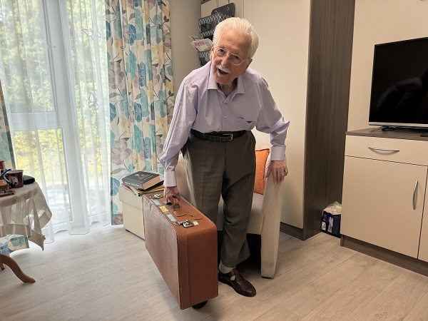 Oysa bir yıllığına gitmişti! 