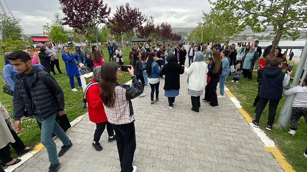 Oy veren soluğu orada aldı