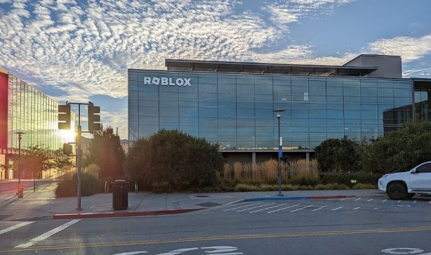 Foto - Oyun adı altında eşcinselliği aşılıyorlar! Pedofililer resmen cirit atıyormuş! Türkiye'de yasaklanan Roblox'un iğrenç yüzü