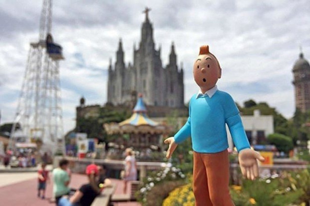 Foto - Oyuncaklarıyla dünyayı geziyor