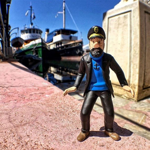 Foto - Oyuncaklarıyla dünyayı geziyor