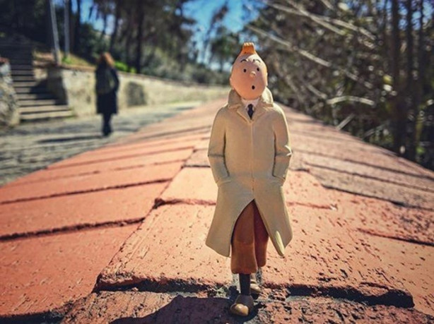 Foto - Oyuncaklarıyla dünyayı geziyor