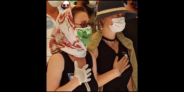 Oyuncu Demet Evgar'ın acı gününde, cenazede tuhaf görüntü!