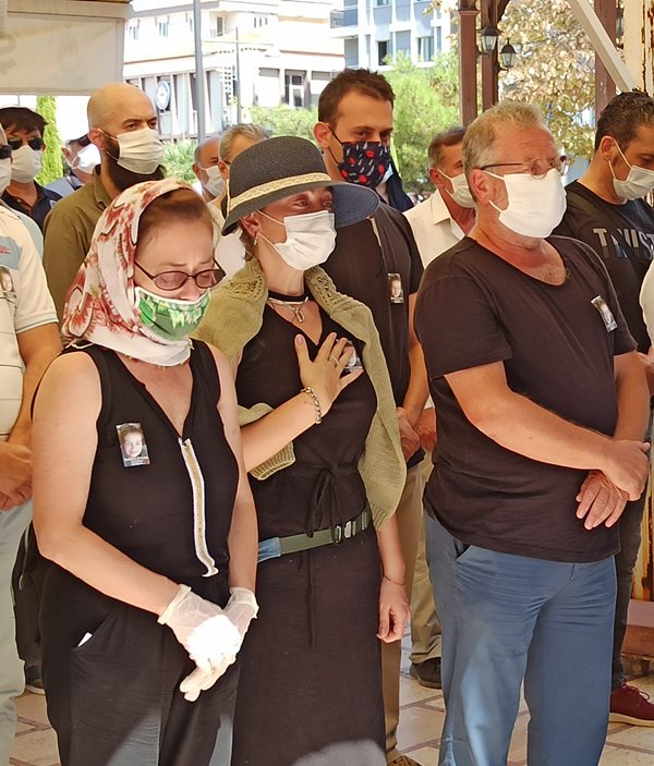 Foto - Oyuncu Demet Evgar'ın acı gününde, cenazede tuhaf görüntü!