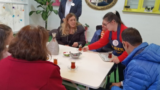 Foto - Özel çocukların kafesi: Biz bize cafe