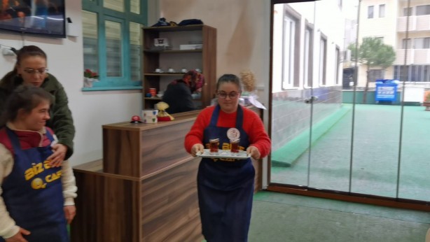 Foto - Özel çocukların kafesi: Biz bize cafe