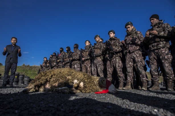 Foto - Özel Harekat'ın tatbikatından nefes kesen kareler!
