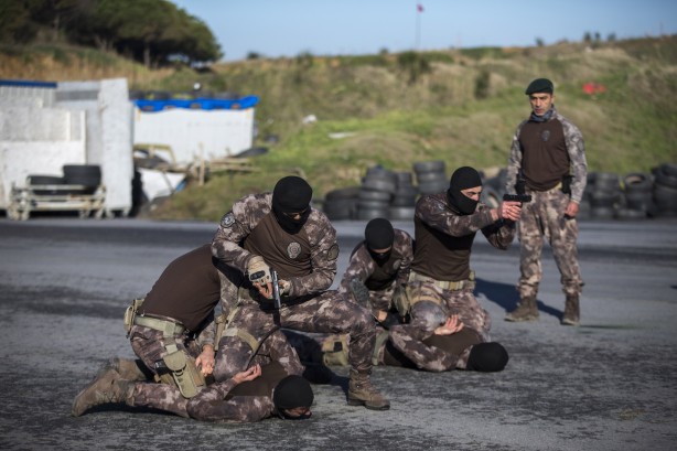 Foto - Özel Harekat'ın tatbikatından nefes kesen kareler!