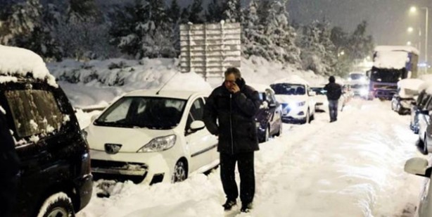 Özel yolda mahsur kaldılar! Araç basına 30 bin lira tazminat alacak