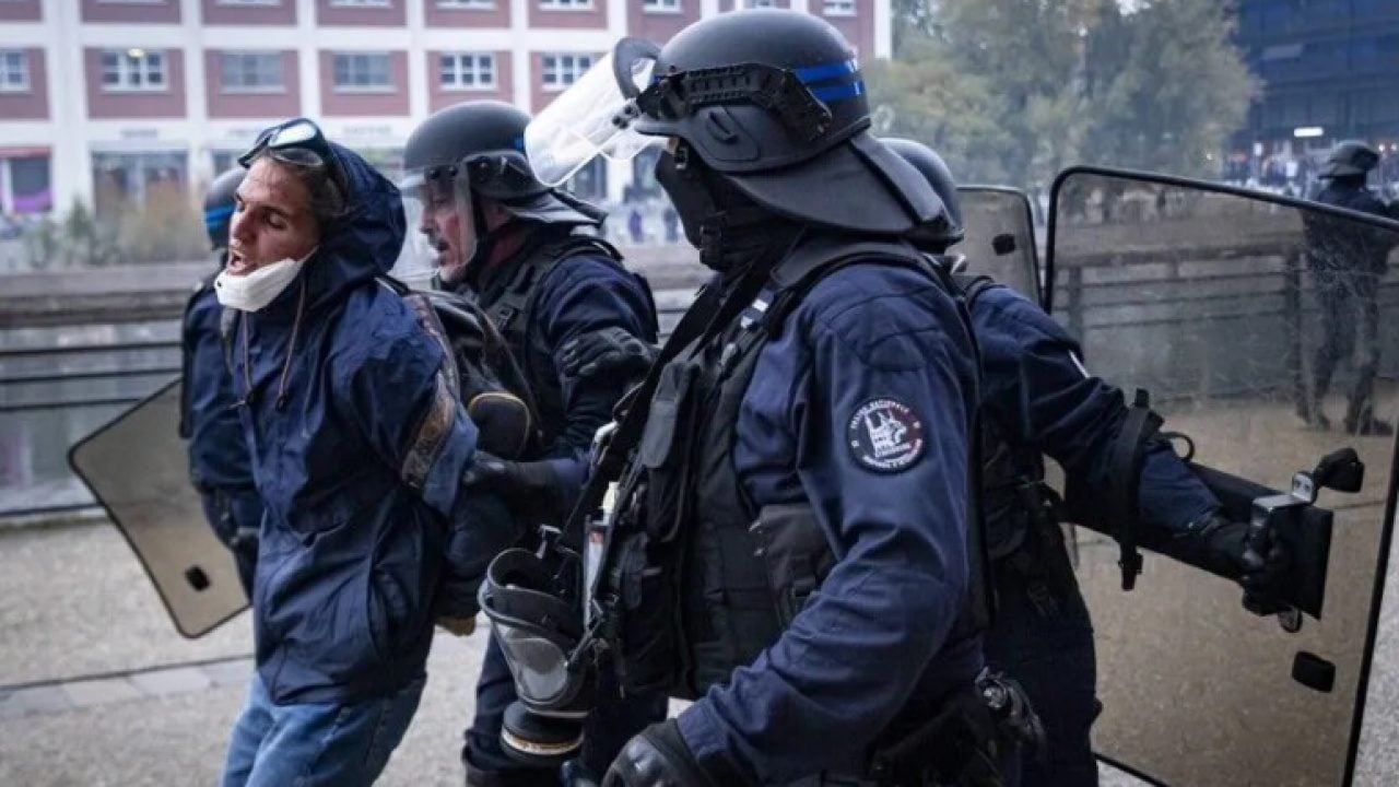 Foto - Özellikle Gezi zekalılar okusun! Fransa polisinin yapmadığı bir bu kalmıştı