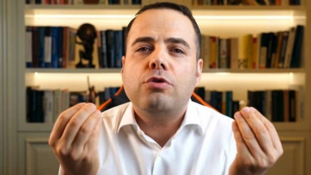Foto - Özgür Demirtaş’a çok büyük şok! Resmen feleği şaştı: Hoca kılıklı, ahlaksız, trol...