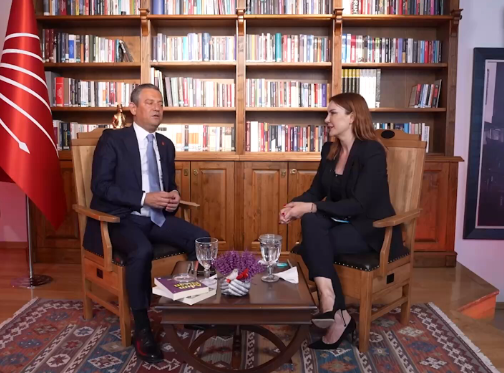 Foto - Özgür Özel: 'Her akşam arkadaşlarla kafayı çekerim! Ben rakı içtiğimi gizlemem’