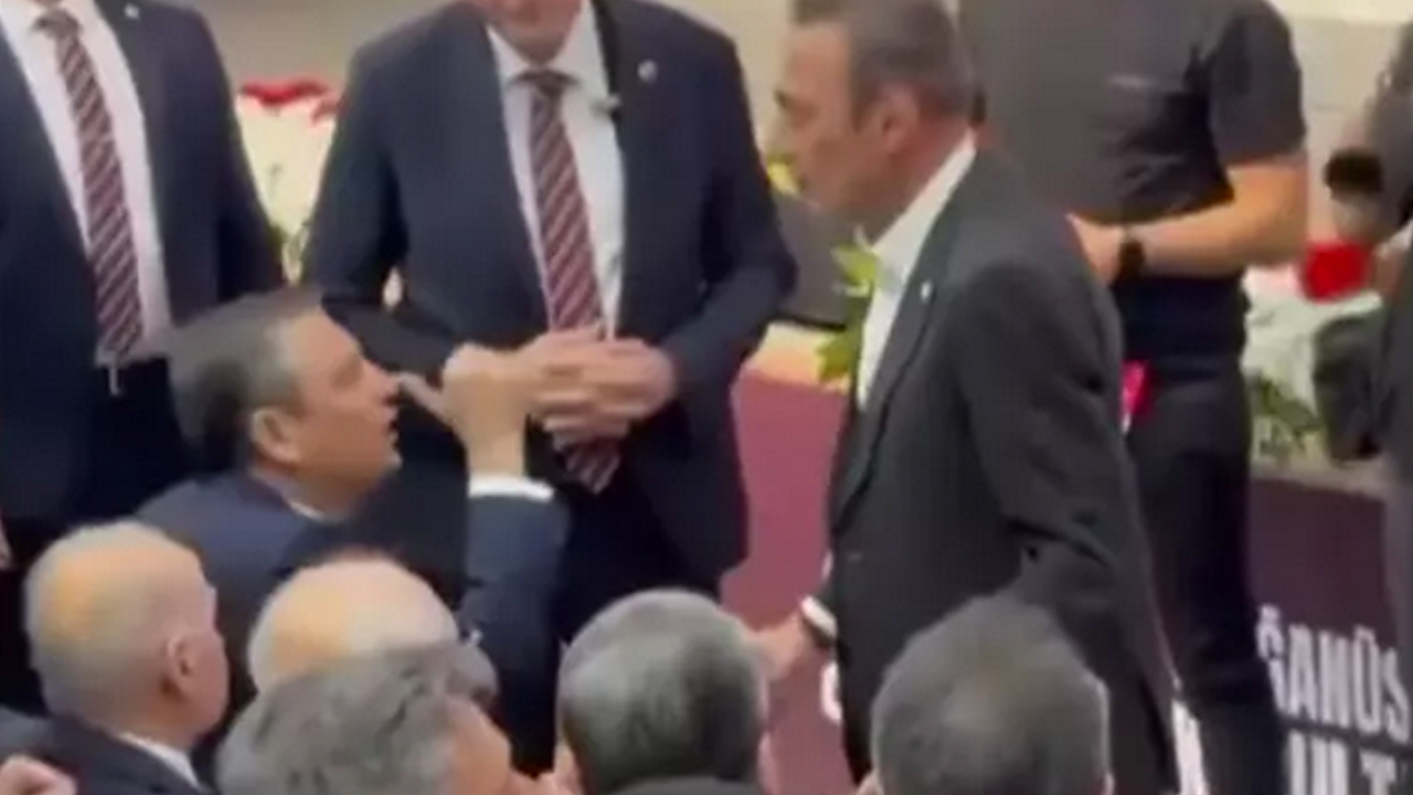 Özgür Özel ile Berhan Şimşek tartıştı: İşte CHP’nin demokrasisi bu yahu… Adaylık müracaatı için geç kaldı ve…