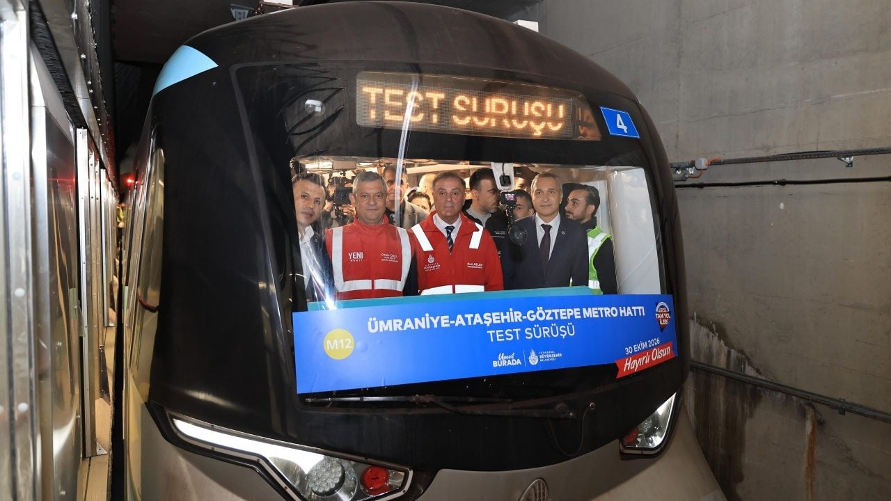 Foto - Özgür Özel İstanbullularla kafa buldu! Ekrem, Erdoğan’dan 10 kat fazla metro yapmış