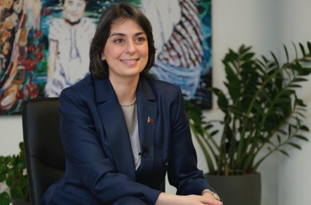 Foto - Özgür Özel, Sinem Dedetaş’a açtı ağzını yumdu gözünü! "Gereksiz, faydasız..."