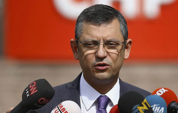 Foto - Özgür Özel, Sinem Dedetaş’a açtı ağzını yumdu gözünü! "Gereksiz, faydasız..."