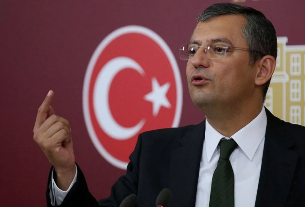 Foto - Özgür Özel, Sinem Dedetaş’a açtı ağzını yumdu gözünü! "Gereksiz, faydasız..."