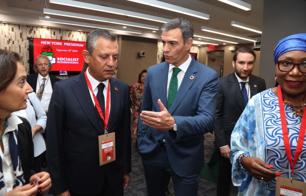 Foto - Özgür Özel’e bile isyan ettirdiler! O sözü duyunca sosyalistlerin toplantısını terk etti