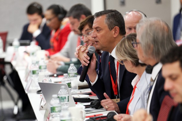 Foto - Özgür Özel’e bile isyan ettirdiler! O sözü duyunca sosyalistlerin toplantısını terk etti