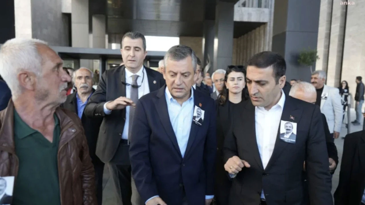 Özgür Özel’e fıkra gibi satış! CHP’lilerin kendileri önerdi kendileri gelmedi